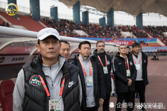 关于澳大利亚新秀令人惊艳，国际篮球锦标赛赢得赞誉的信息